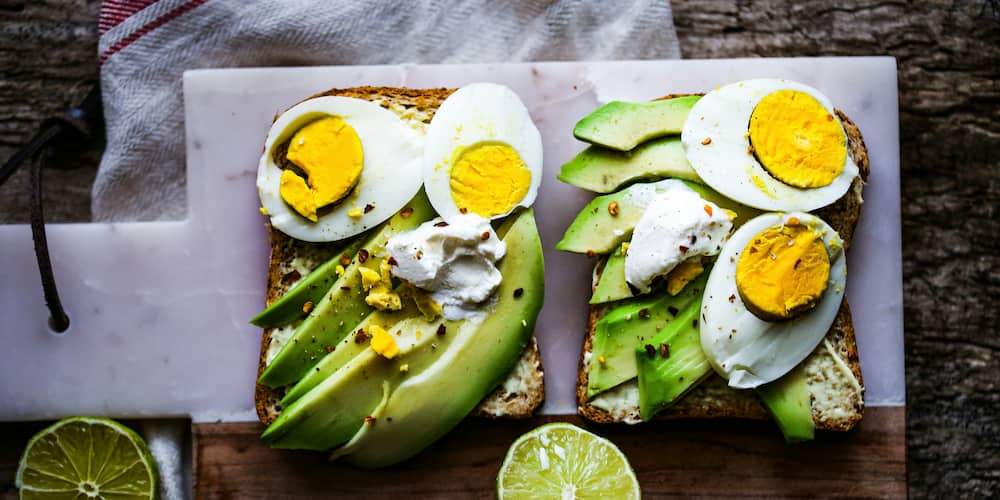 What is the correct way to boil hard-boiled eggs?