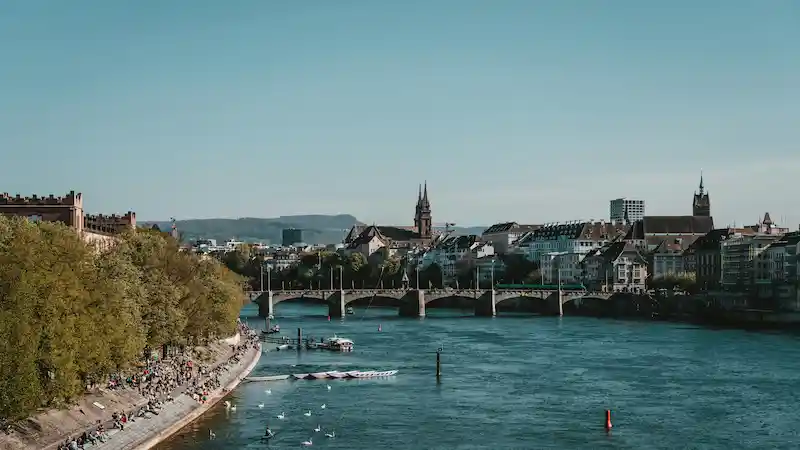 Current time in Basel