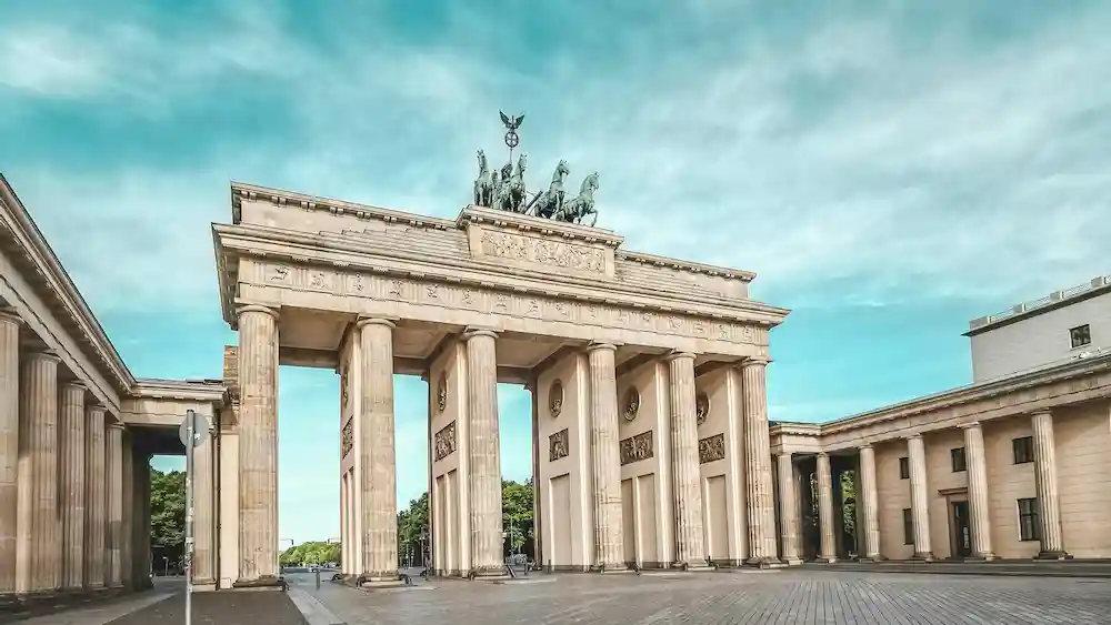Current time in Berlin