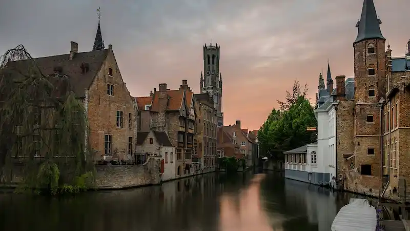 Current time in Bruges
