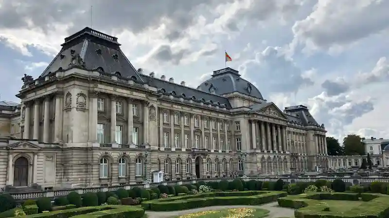 Current time in Brussels