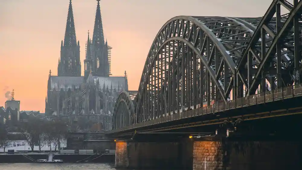 Current time in Cologne