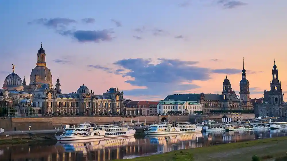 Current time in Dresden