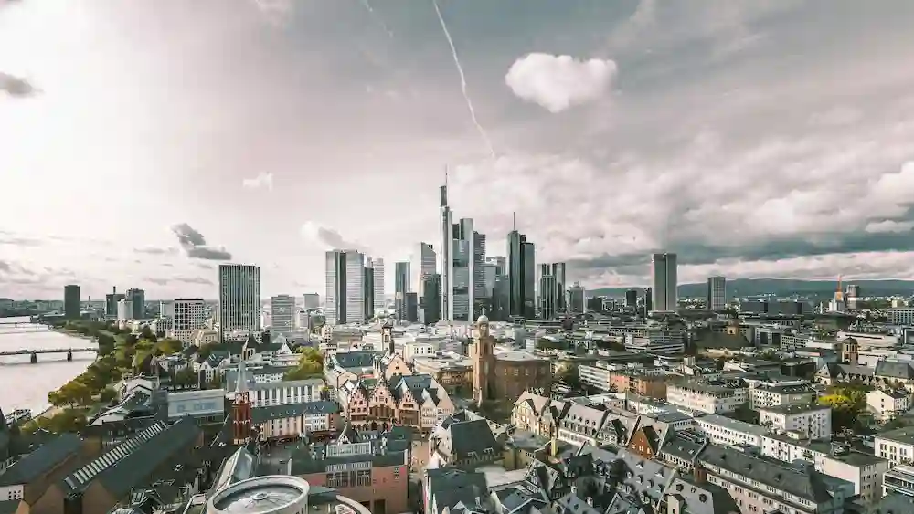 Current time in Frankfurt