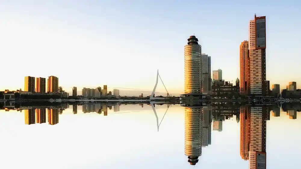 Current time in Rotterdam