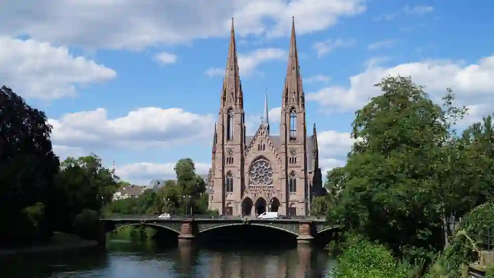 Current time in Strasbourg